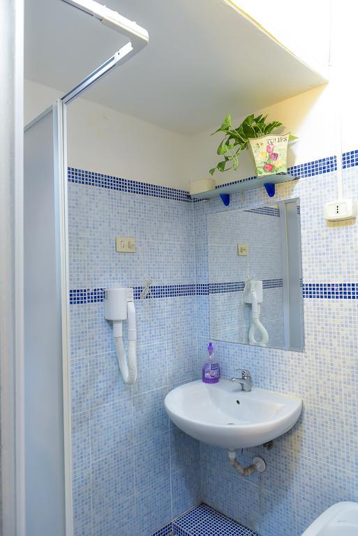 Casa de hóspedes Casa Vacanza Frendy - Free Airport Transportation On Arrival If You Book An Apartment Of Minimum 3 Nights And 6 People