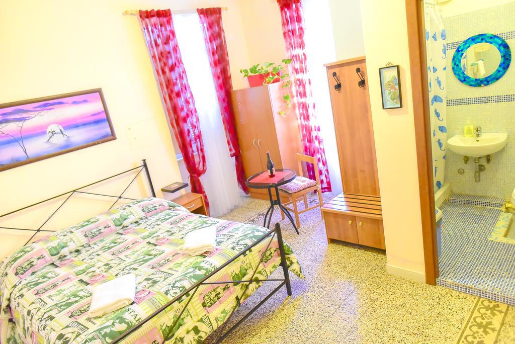 Casa Vacanza Frendy - Free Airport Transportation On Arrival If You Book An Apartment Of Minimum 3 Nights And 6 People Casa de hóspedes Roma
