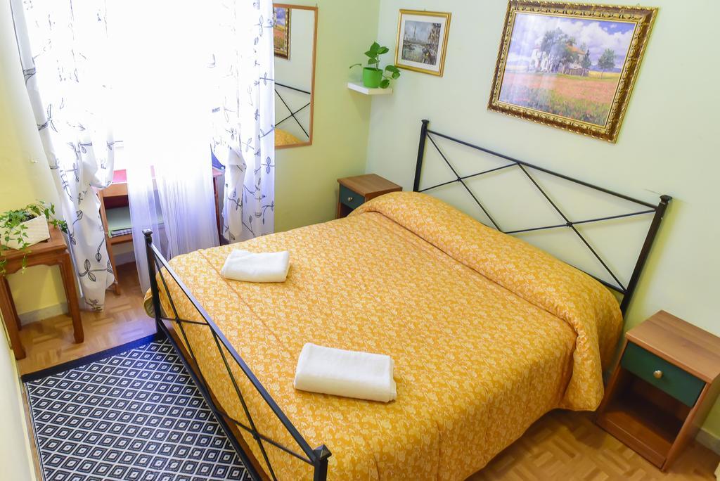 Casa de hóspedes Casa Vacanza Frendy - Free Airport Transportation On Arrival If You Book An Apartment Of Minimum 3 Nights And 6 People Roma